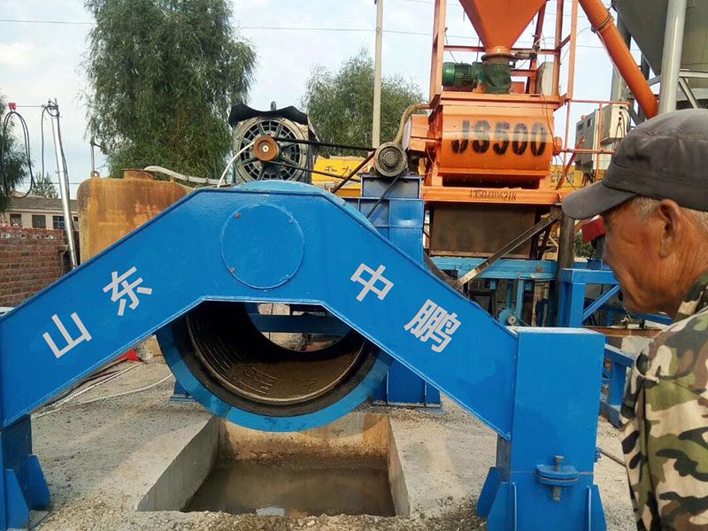 懸輥式水泥製管設備